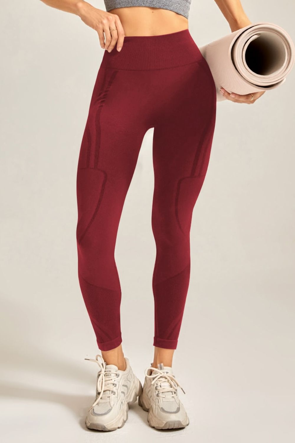 Zanneft PulseFlex slim-fit sporty active pants for women – high-stretch, second-skin leggings for studio photos.